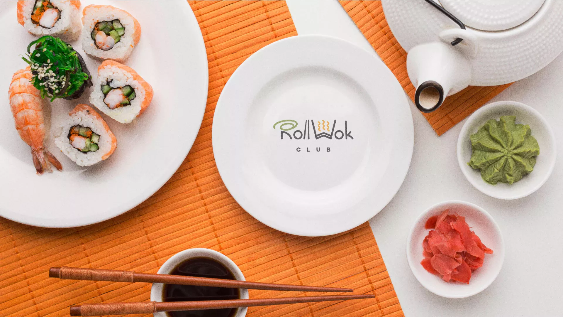 Разработка логотипа и фирменного стиля суши-бара «Roll Wok Club» в Болгаре